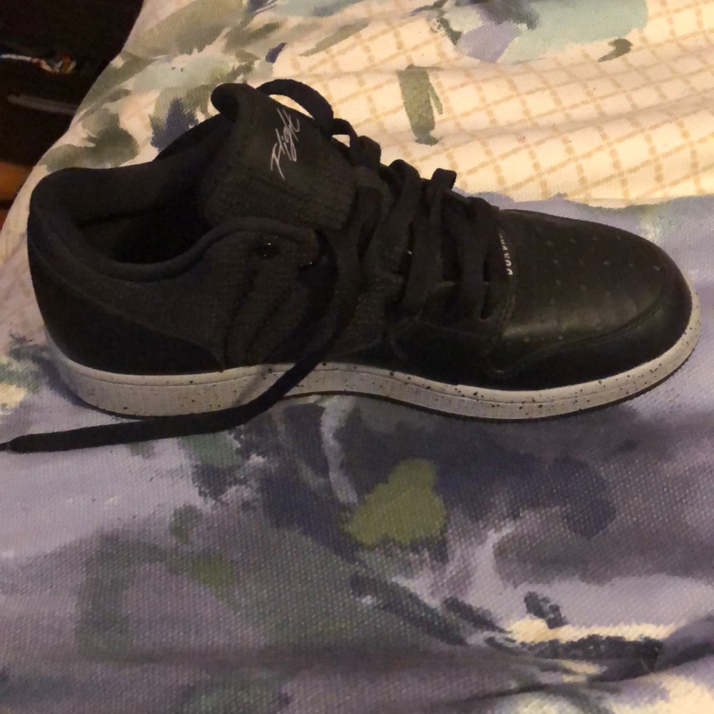 Gym shoes